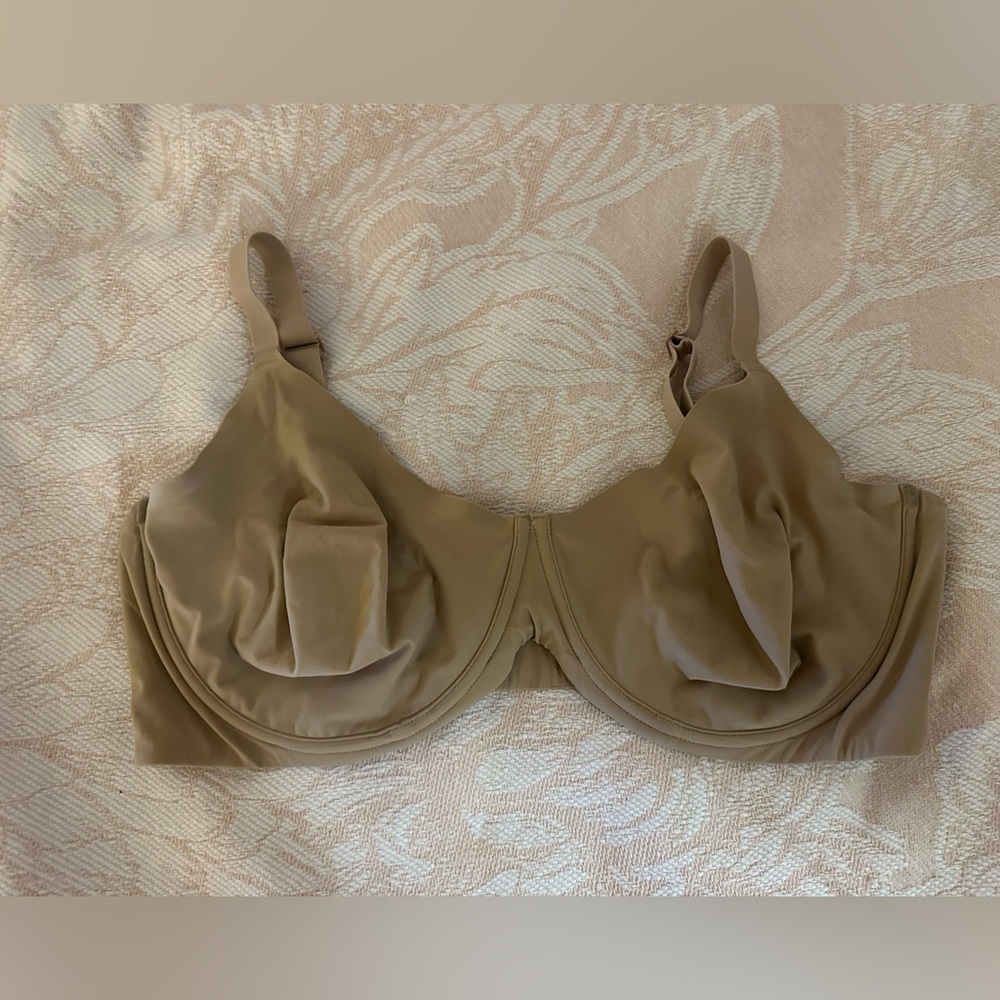 SKIMS Tan Full-Coverage Bra with Adjustable Straps